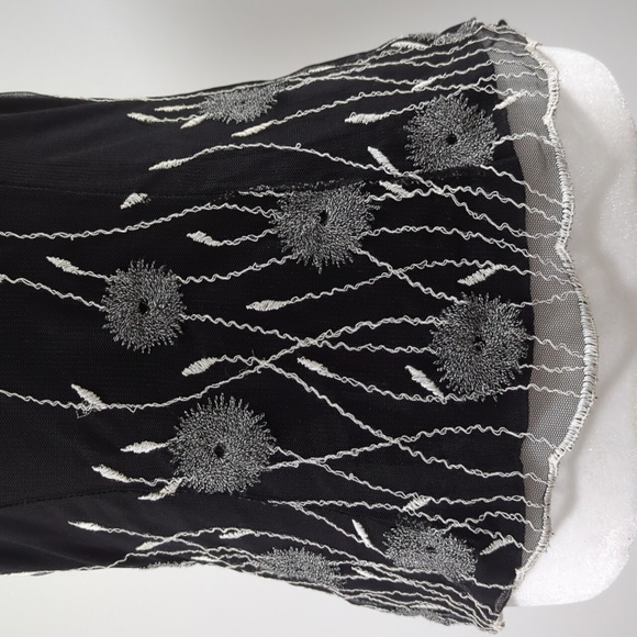 Luisella Mariani Embroidered Mesh Sleeveless Top - Picture 6 of 13